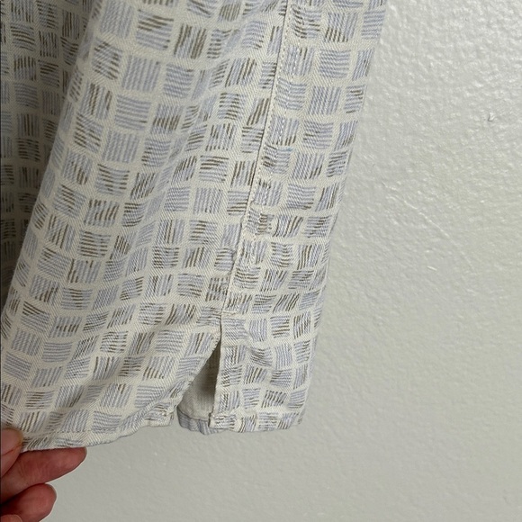 Vintage Silk circa 1969
 Light Gray Patterned Men's Shirt - Picture 6 of 7